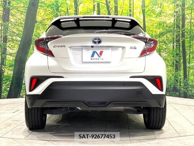 Toyota C-HR 2017-09 226127-15