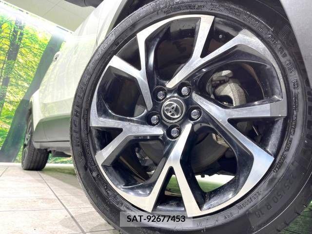 Toyota C-HR 2017-09 226127-12