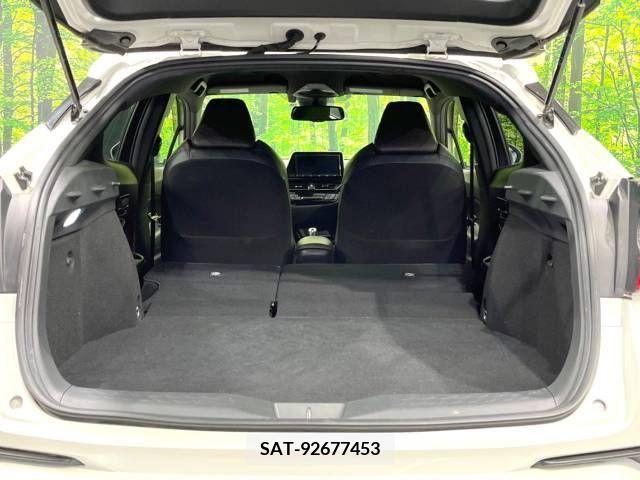 Toyota C-HR 2017-09 226127-10