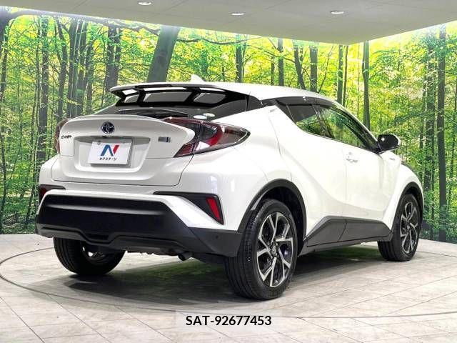 Toyota C-HR 2017-09 226127-17