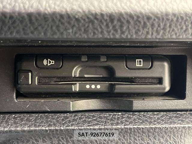 Toyota NOAH 2019-02 365104-6