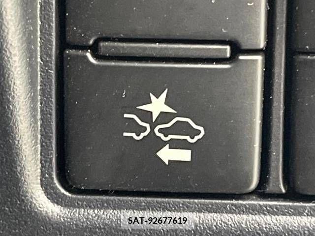 Toyota NOAH 2019-02 365104-2