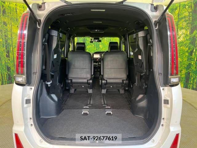 Toyota NOAH 2019-02 365104-10