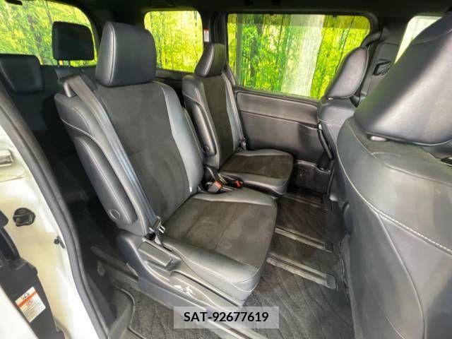 Toyota NOAH 2019-02 365104-9