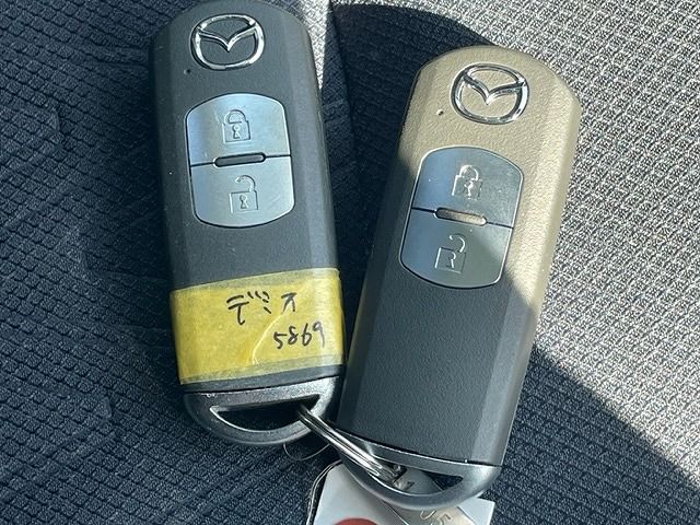 Mazda DEMIO 2015-05 23381-26