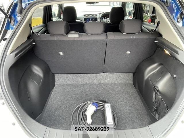 Nissan LEAF 2020-02 324806-18