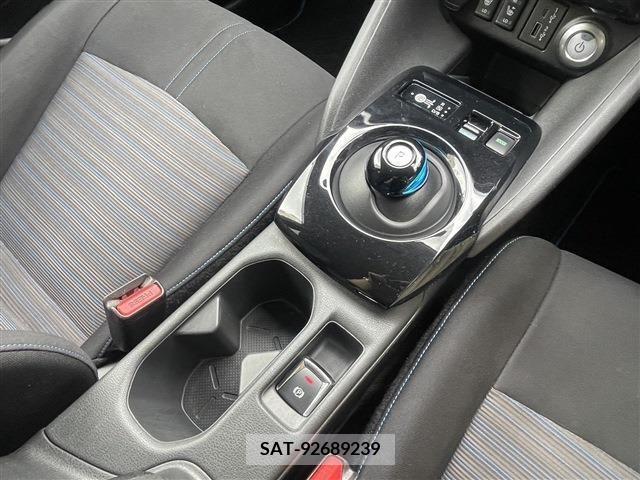 Nissan LEAF 2020-02 324806-12