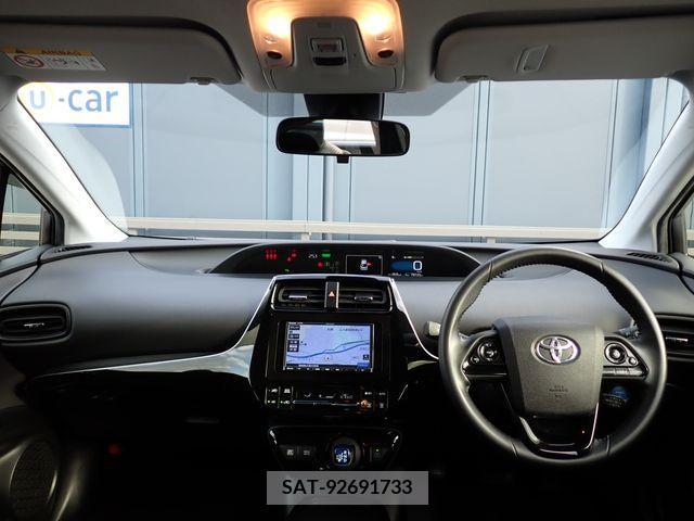 Toyota PRIUS 2020-11 208186-1