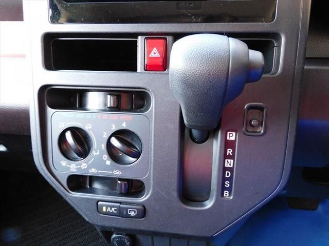 Toyota ROOMY 2017-12 187589-24