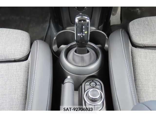 Bmw MINI 2023-04 319659-16