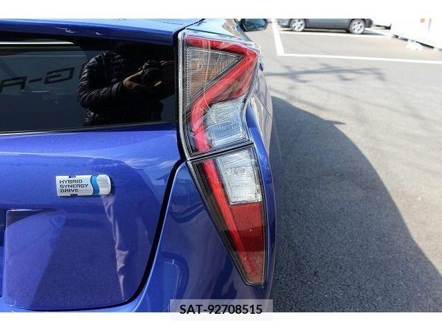 Toyota PRIUS 2018-09 208978-11