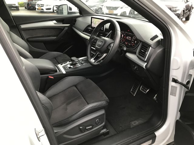 Audi Q5 2019-05 190568-11