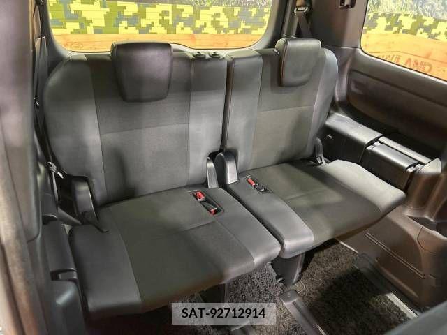 Toyota NOAH HYBRID 2018-12 216896-10