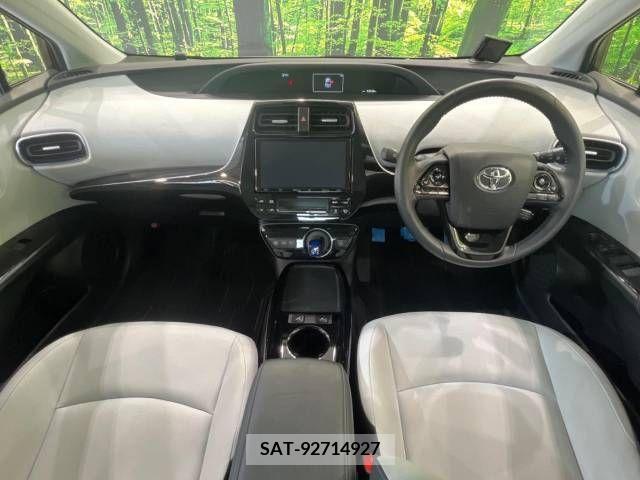 Toyota PRIUS 2019-06 366615-1