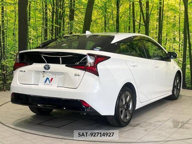 Toyota PRIUS 2019-06 366615-17