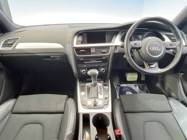 Audi A4 2016-07 181767-1