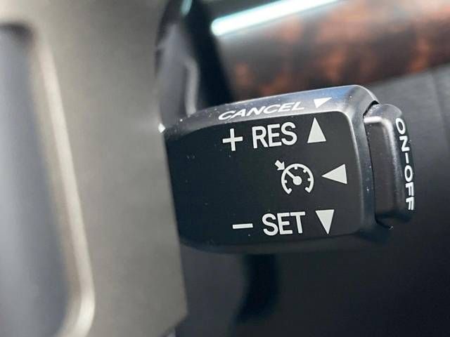 Toyota LAND CRUISER 2011-08 196419-4