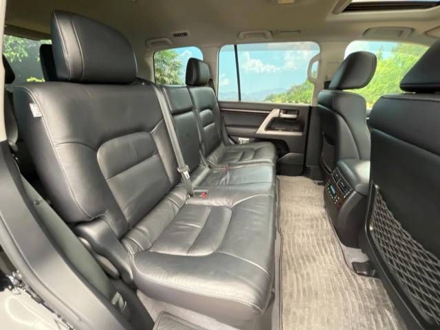 Toyota LAND CRUISER 2011-08 196419-8