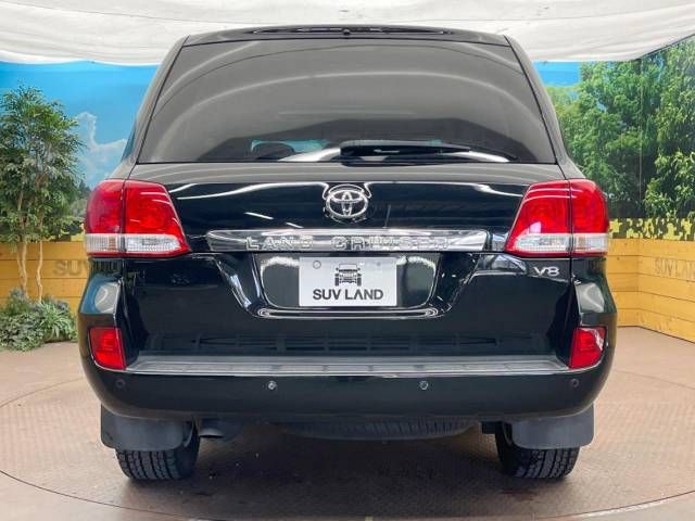 Toyota LAND CRUISER 2011-08 196419-15