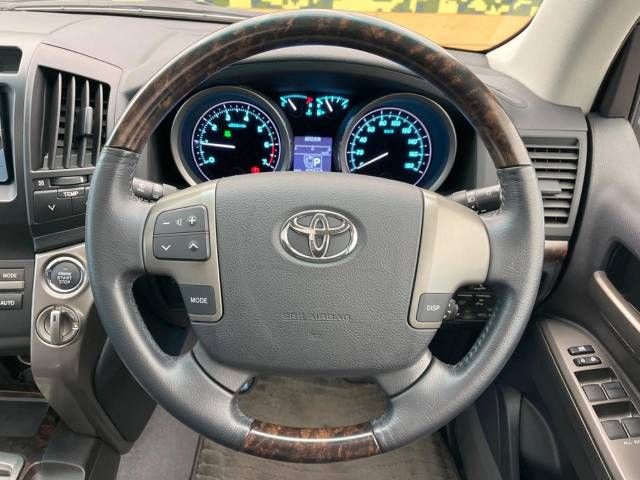 Toyota LAND CRUISER 2011-08 196419-11