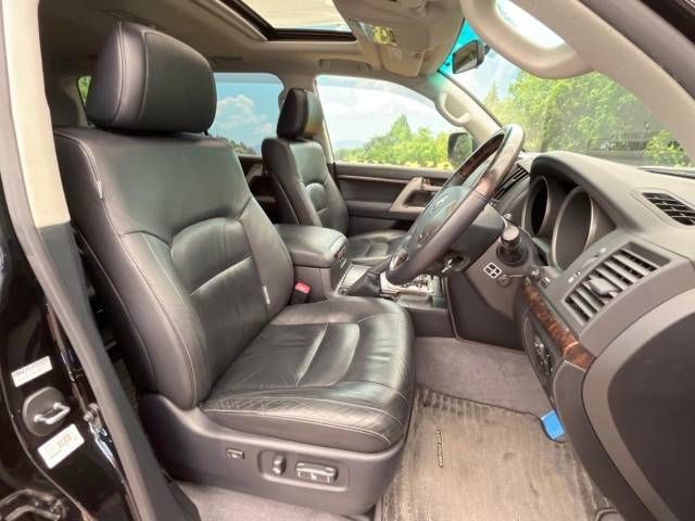 Toyota LAND CRUISER 2011-08 196419-7