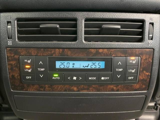 Toyota LAND CRUISER 2011-08 196419-6