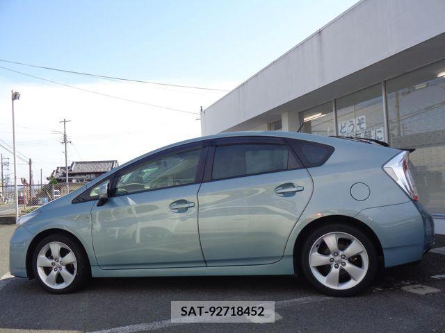 Toyota PRIUS 2012-07 383452-24