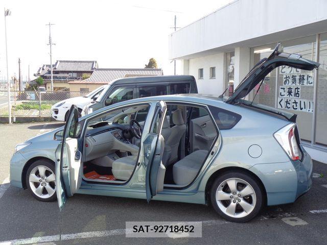 Toyota PRIUS 2012-07 383452-23