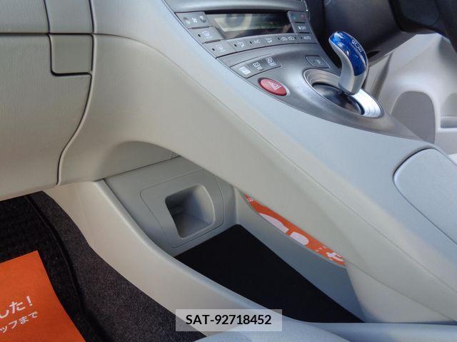 Toyota PRIUS 2012-07 383452-16