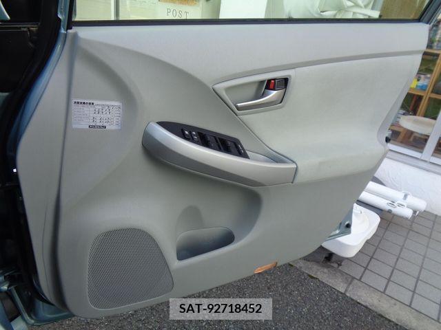 Toyota PRIUS 2012-07 383452-22