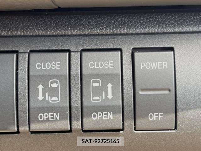 Mazda MPV 2008-03 310912-3