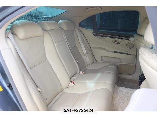 Lexus LS 2013-05 237325-13