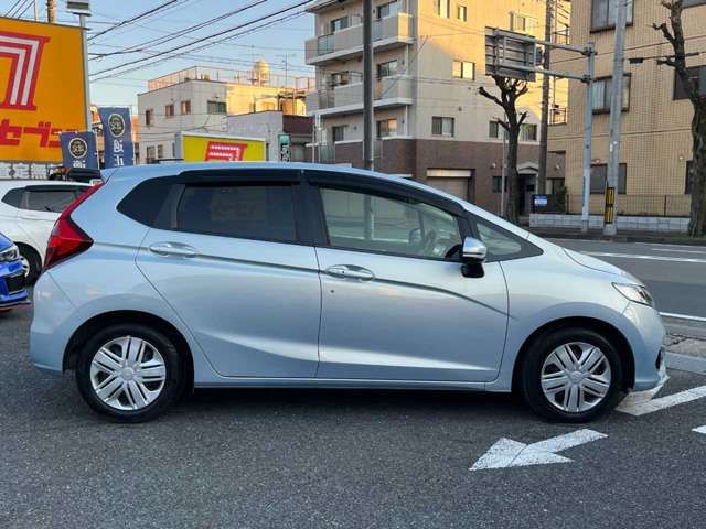 Honda FIT 2018-06 182795-3