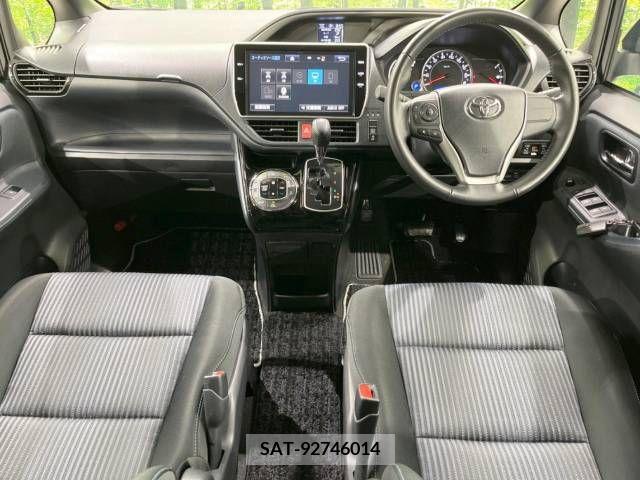 Toyota VOXY 2016-11 331519-1