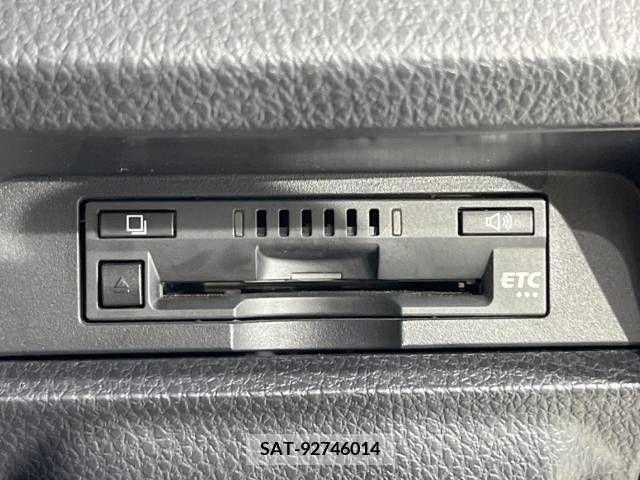 Toyota VOXY 2016-11 331519-7