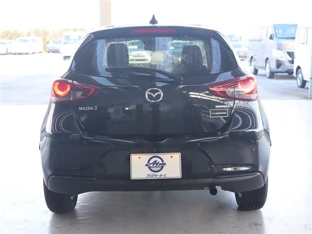 Mazda MAZDA2 2021-10 28157-26