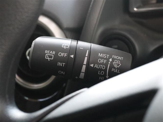 Mazda MAZDA2 2021-10 28157-11