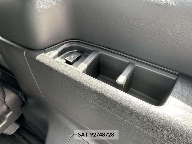 Honda e 2024-04 376361-13