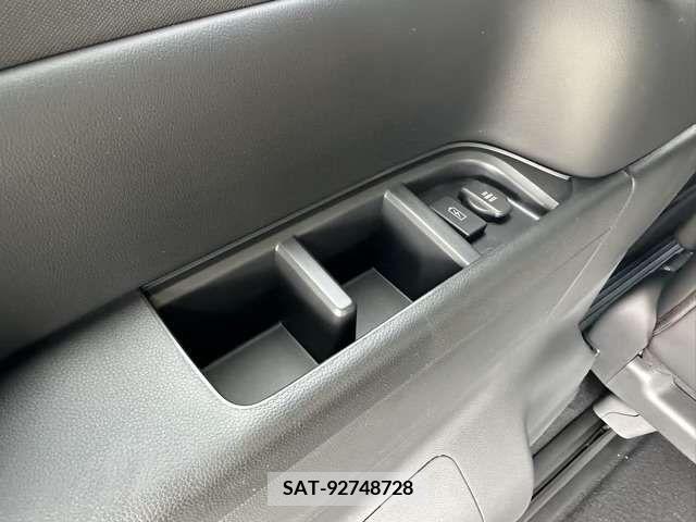 Honda e 2024-04 376361-12