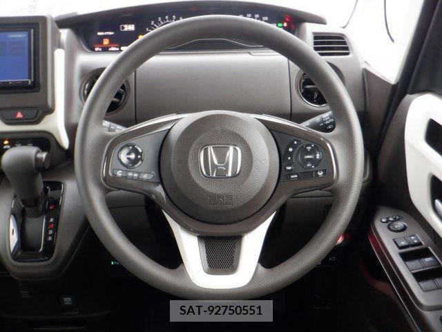 Honda N BOX 2021-05 205854-3