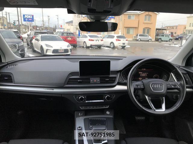 Audi Q5 2019-01 221075-1