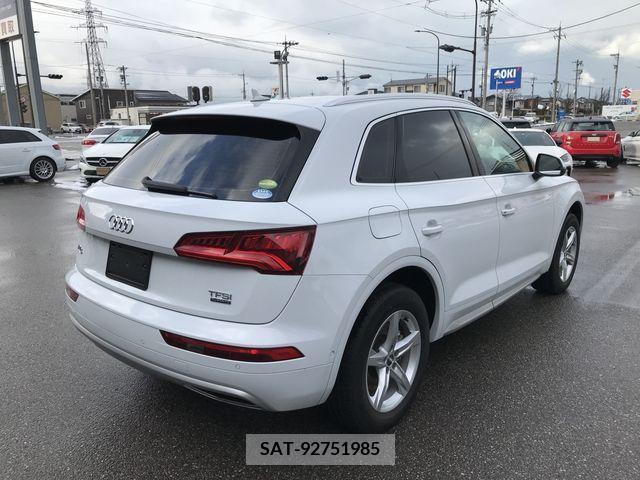 Audi Q5 2019-01 221075-2