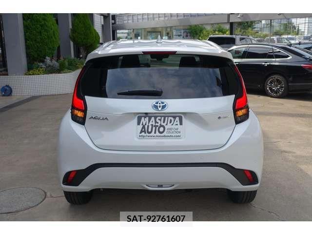 Toyota AQUA 2024-07 376987-4