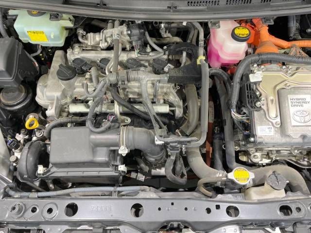 Toyota AQUA 2015-04 180996-18