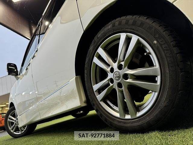Nissan ELGRAND 2011-06 335308-18