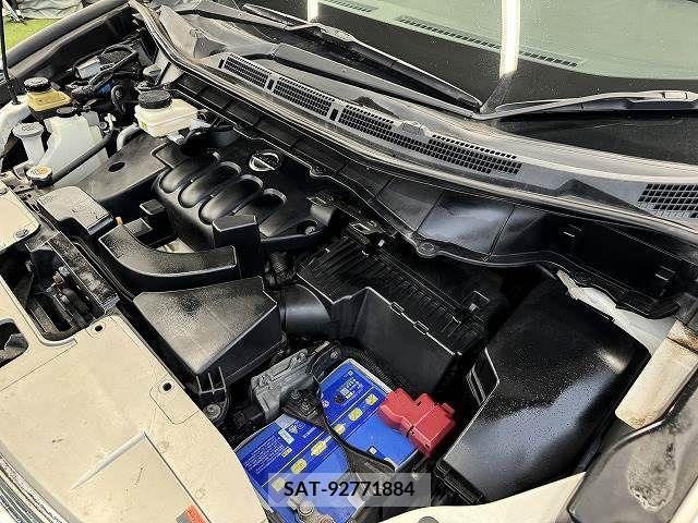 Nissan ELGRAND 2011-06 335308-17