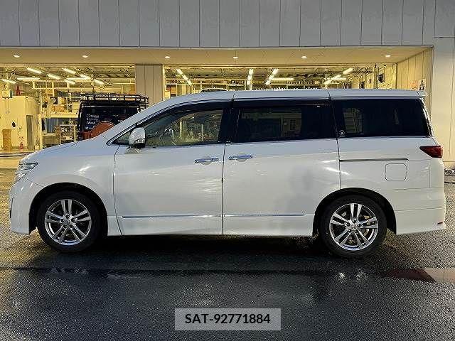 Nissan ELGRAND 2011-06 335308-15