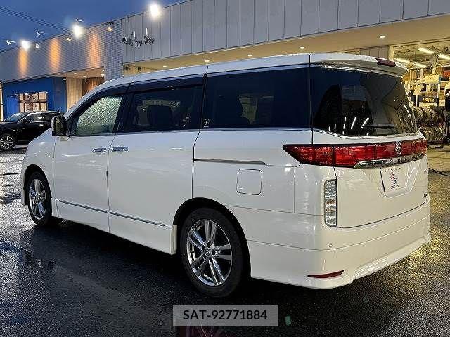 Nissan ELGRAND 2011-06 335308-14
