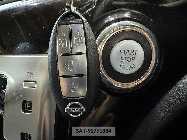 Nissan ELGRAND 2011-06 335308-10
