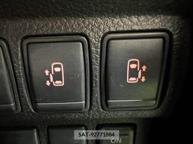 Nissan ELGRAND 2011-06 335308-5